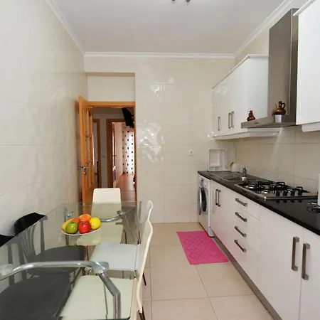 Coastal Haven - Holiday Close To Beach 아파트 *