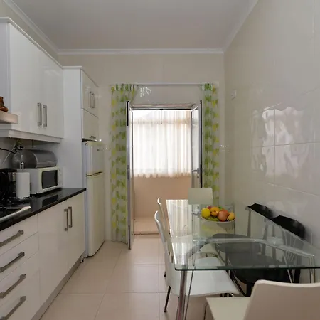 아파트 Coastal Haven - Holiday Close To Beach 나자레